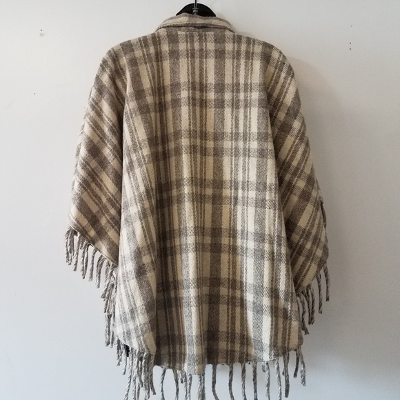 100% Wool Poncho Womens Collared Button Down - Picture 3 of 7